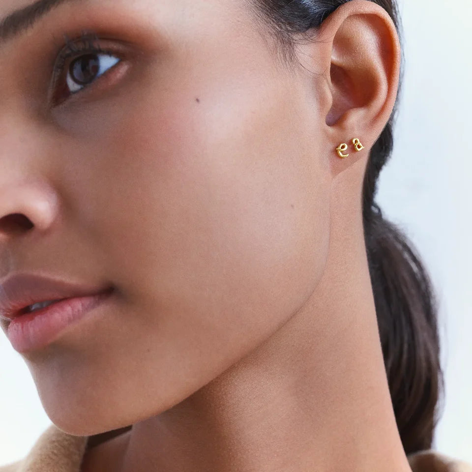 E Alfabet | Ørestik Forgyldt sølv | 10141A